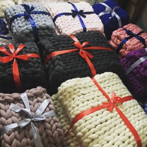 Home 39 x 47 Thick Yarn Merino Wool Cable Knitted Heavy Throw Weighted Blanket Chunky Knit Blanket