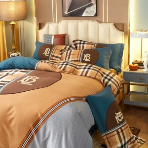 Hot Products Famous Brand Quilt Cover Bedding Set For Luxury Hotel Comforter Set