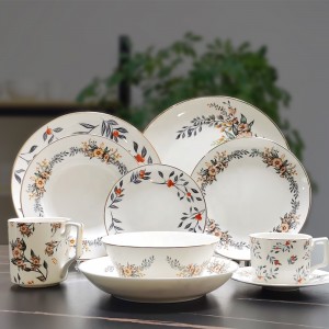 Wholesale European style fine bone china ceramic plates gold rim dinner tableware set luxury wedding dinnerware