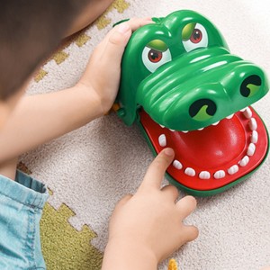 Funny tricky kids party interactive crazy tabletop crocodile teeth bite finger game toy