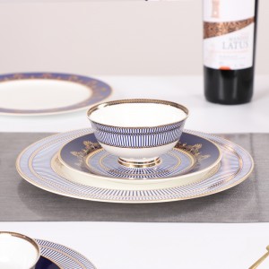 02pcs Dinner Set Gift European Style Luxury Elegant Decal Tableware Tea Set Banquet Bone China Plate Sets Dinnerware